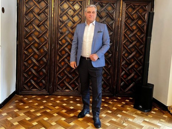 Sandu Staicu păstrează cultura prin Fundația Dignitas